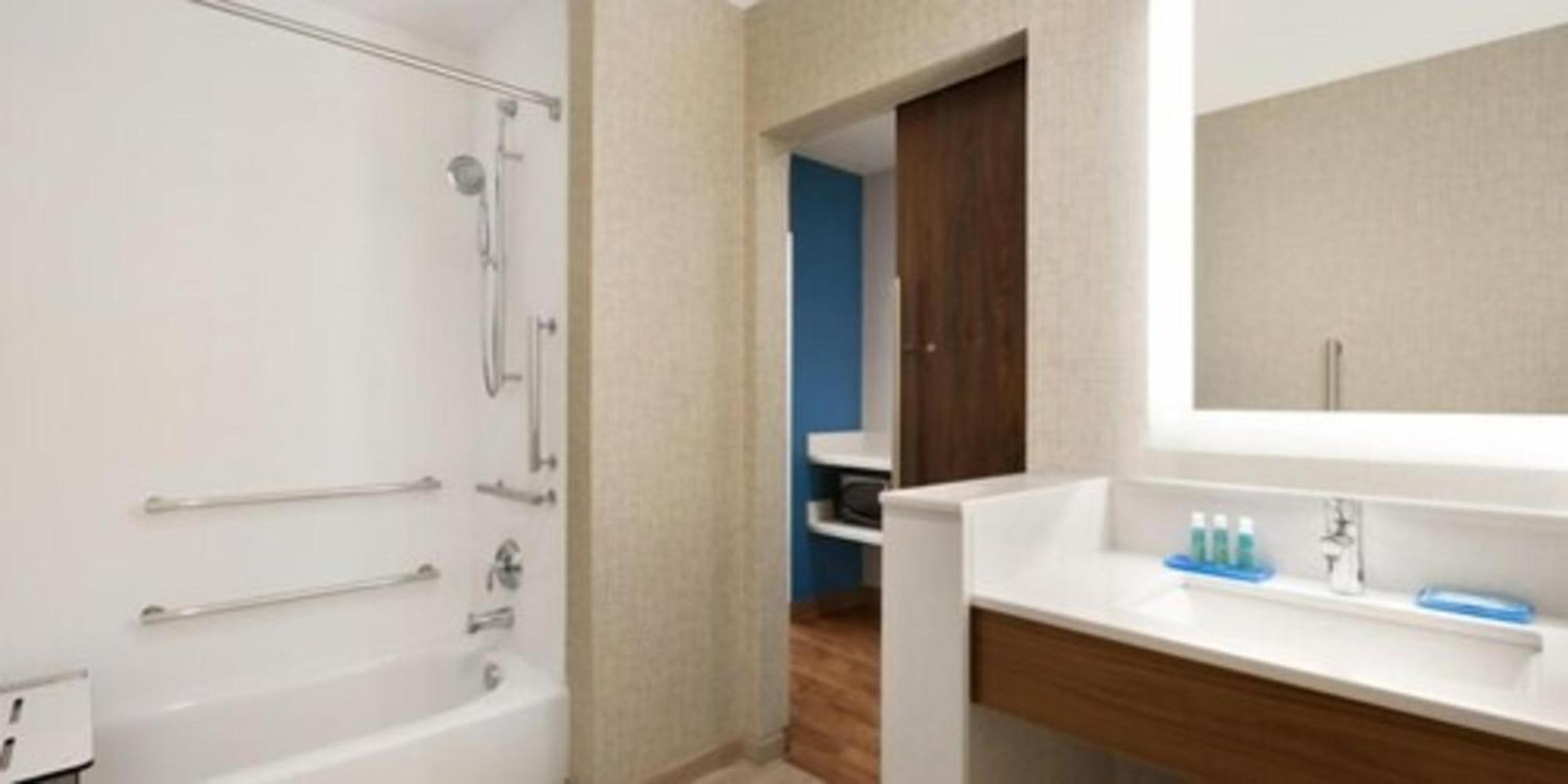 Holiday Inn Express & Suites - Cincinnati Ne - Red Bank Road By Ihg Exteriör bild