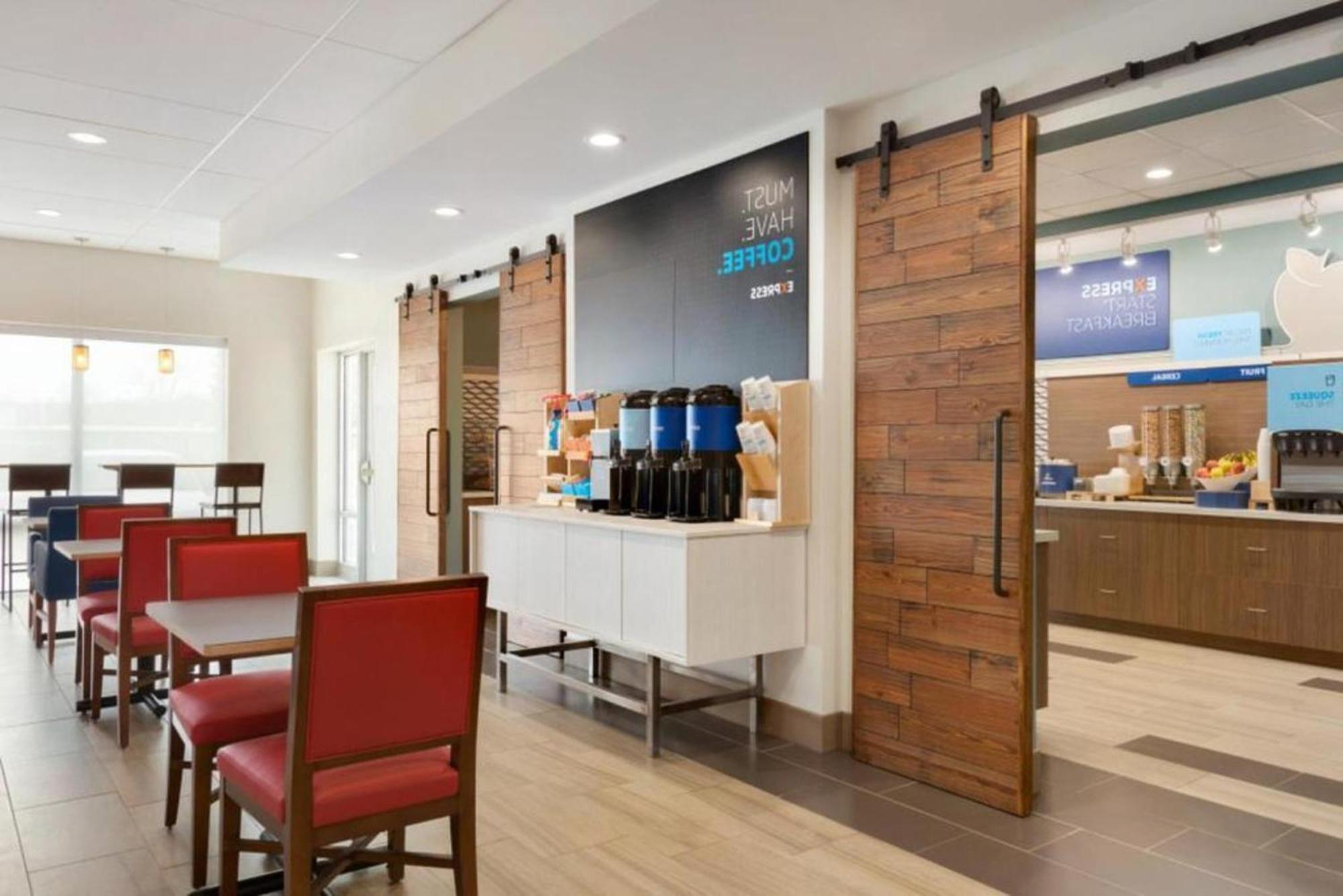 Holiday Inn Express & Suites - Cincinnati Ne - Red Bank Road By Ihg Exteriör bild
